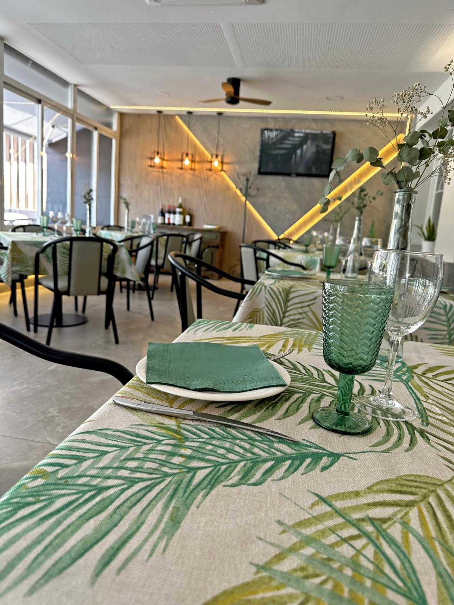 Hostal Restaurante El Cary Монтемайор Экстерьер фото